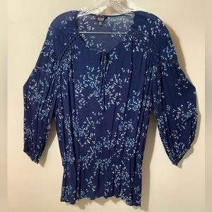 a.n.a. Small delicate flowered top with peplum keyhole tie in front XXLT .